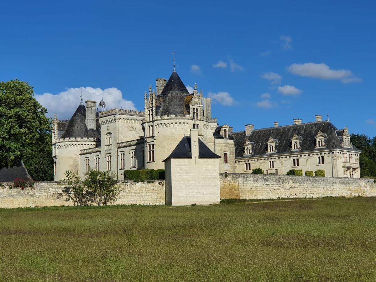 Le Gite Du Puits Aubert Breze Exterior foto